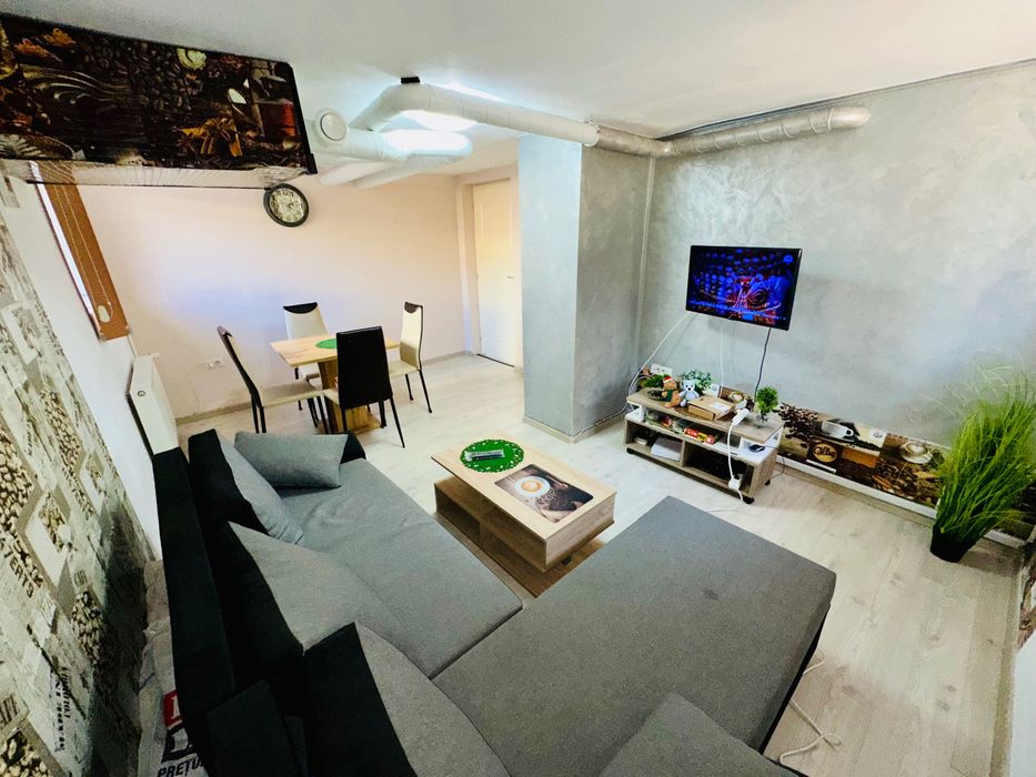 Vand Apartament Ultracentral 3 camere decomandate