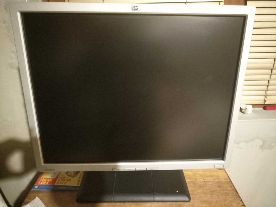 Продавам 20 инчов монитор HP LP2065 Продавам20инчов HP TFT LP2065
