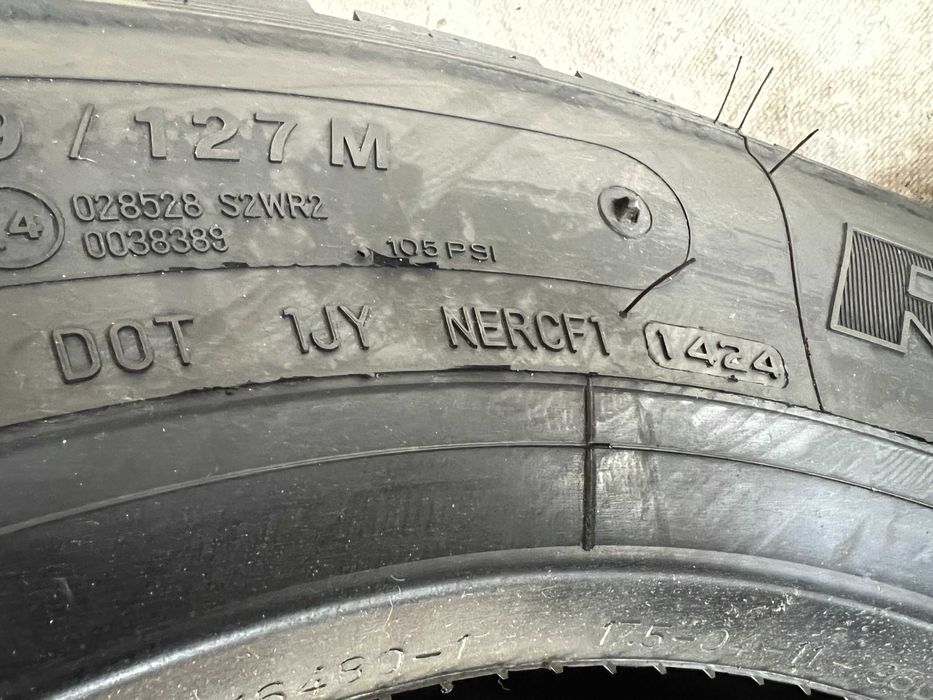 2 Нови товарни гуми 225/75R17.5 Bridgestone R-Drive 002 129/127M M+S