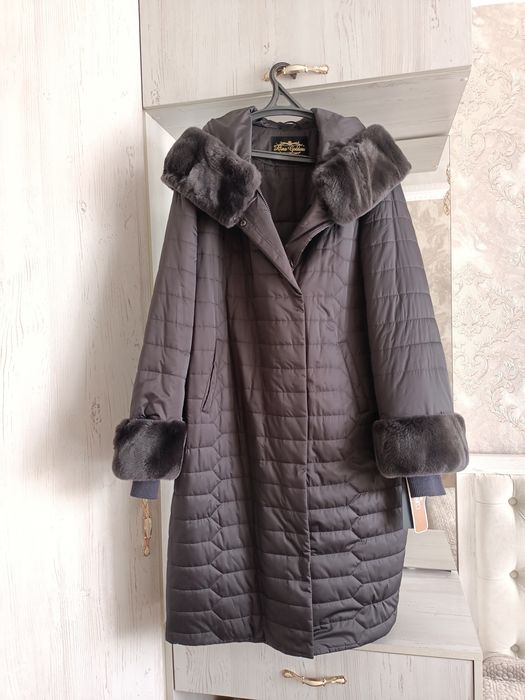 Продам зимний новый пуховик