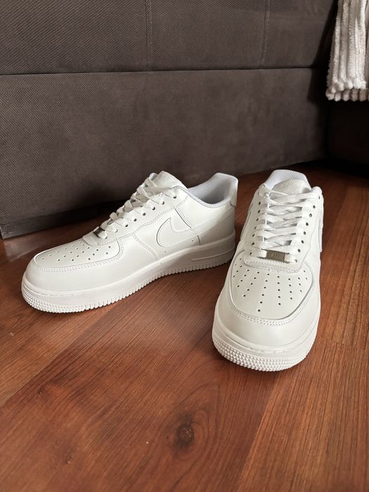Vand Adidasi Nike Air Force 1