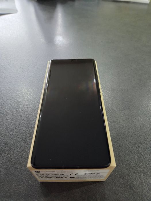 Продавам Motorola Edge 50 PRO - НОВ!