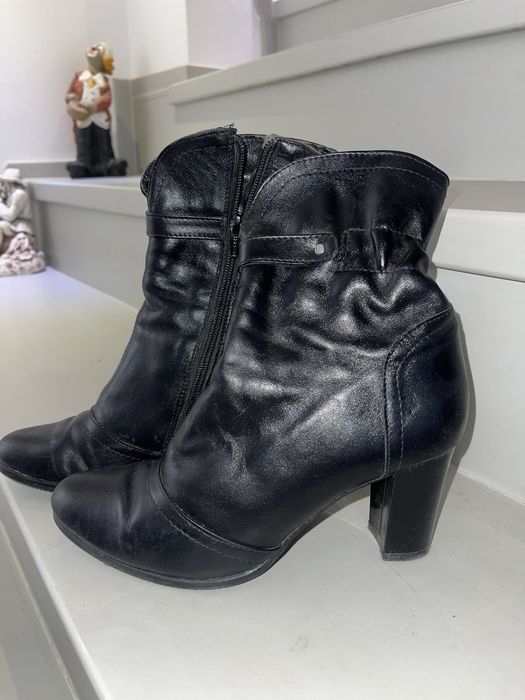 Botine negre din piele