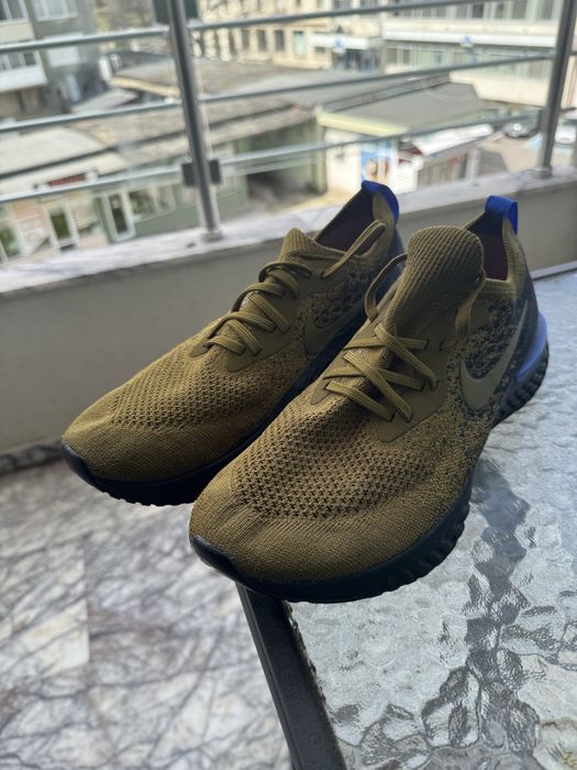 Маратонки NIKE……