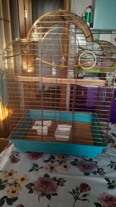 Продам клетку для попугаев