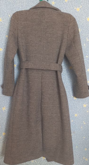 Продам весеннее пальто.