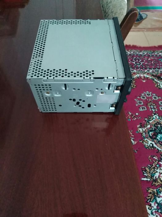 Продам автомобильный магнитофон.
