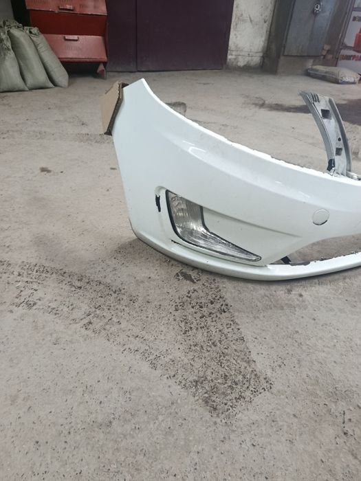 Бампер на кия рио. 2013 год.