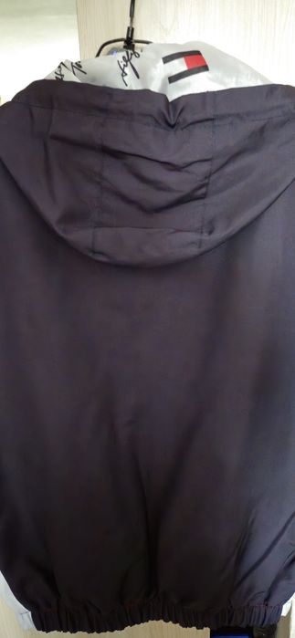 Продам ветровку  подрастковую