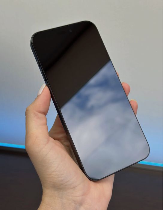 iPhone 15 PRO MaX • 256 GB • 96 % Bateria