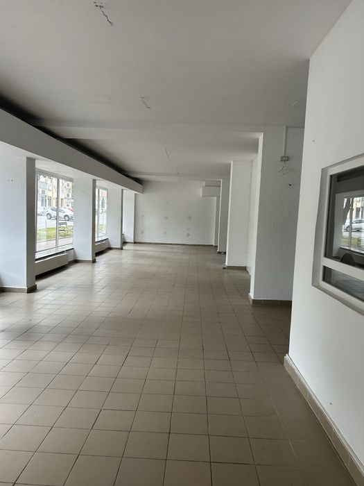Vand spatiu comercial