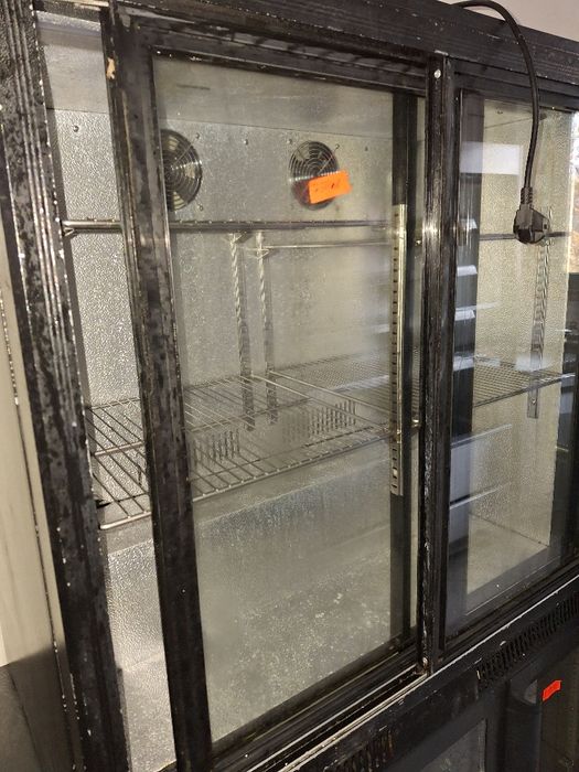 Хладилна витрина подплотова