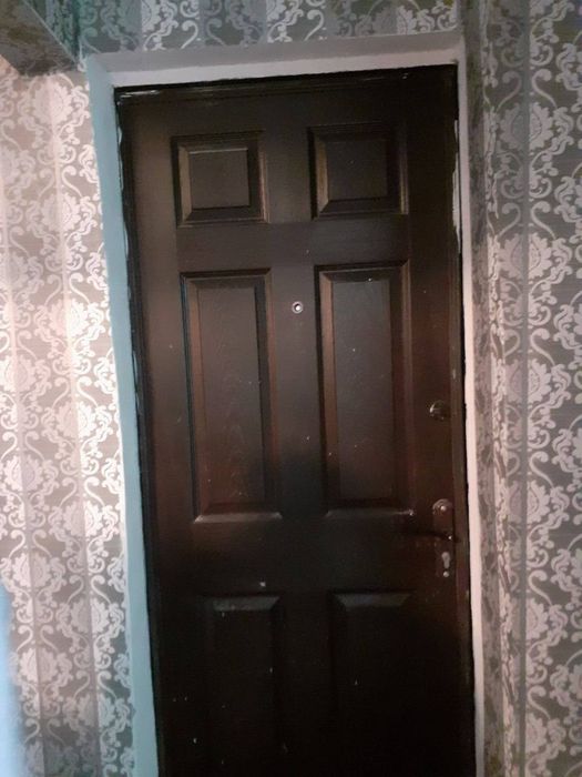 Чирчик шахар 3 м/р 1х Нархи 20.000$ Паспорт ва бош толов билан Ипотека