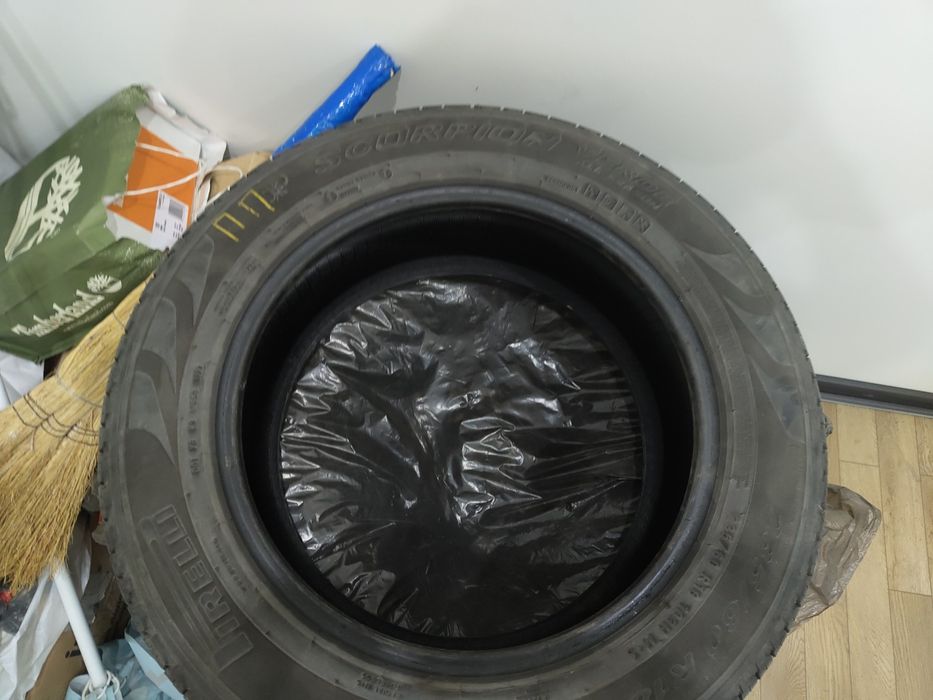 235/60 R18 105H M+S (Pirelli Scorpion).