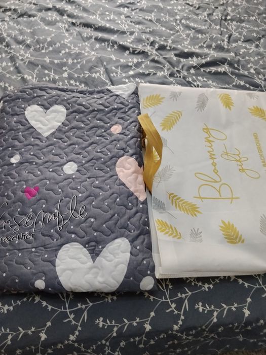 Продаю Новое 1 спальное  Покрывало