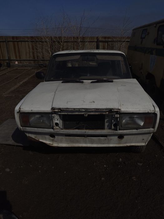 Продам ваз 2107 на запчасти.