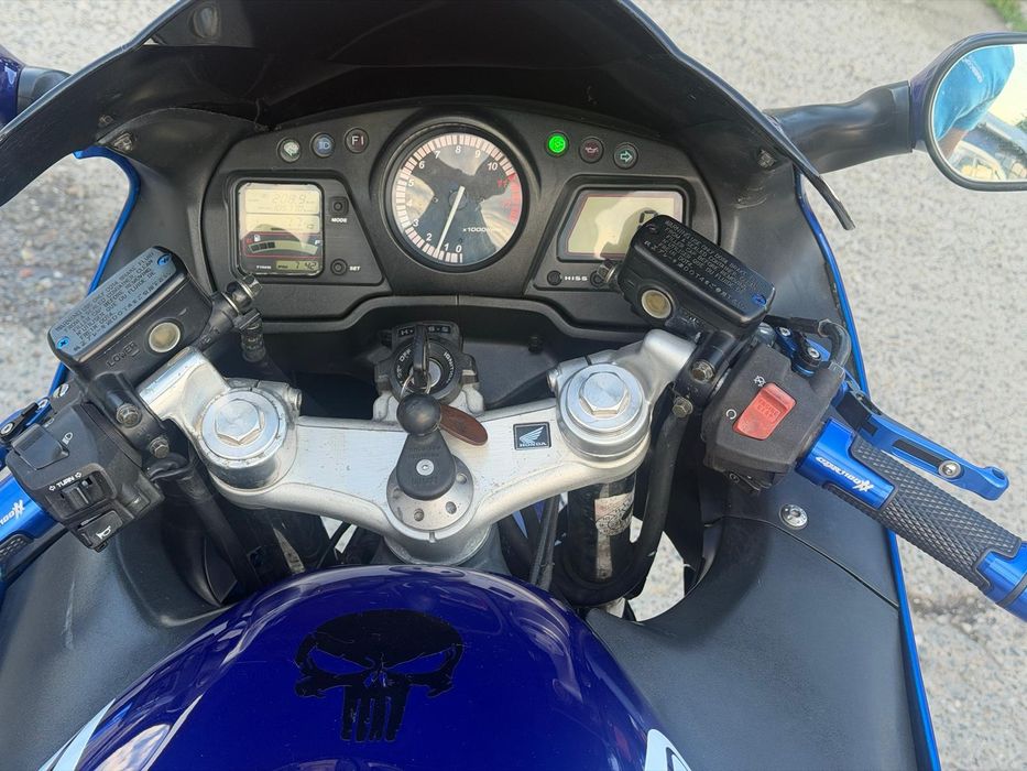 Vand/schimb Honda  BlackBird CBR1100XX impecabil 2004