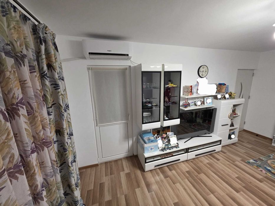 Proprietar vand apartament 2 camere decomandate, Crangasi