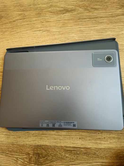 Продавам  чисто нов таблет Lenovo Tab M11