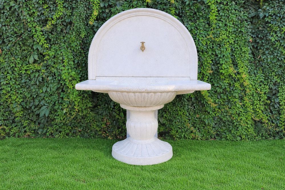 Уникални градински чешми– придайте стил на двора си