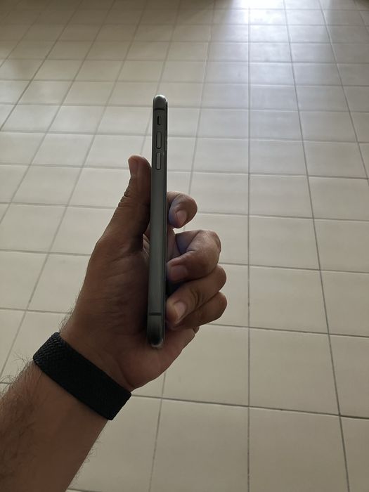 Iphone 11 64 gb LLA idealniy