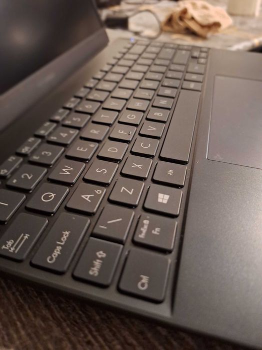 Laptop Asus ZenBook 13 OLED