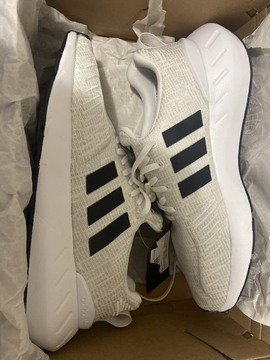Маратонки adidas 38 2/3