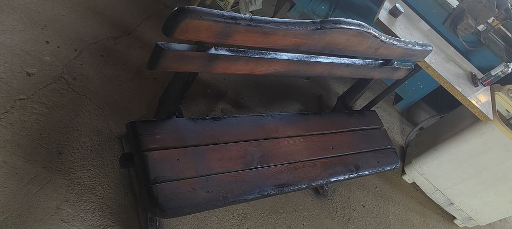 Стол и скамья для дома