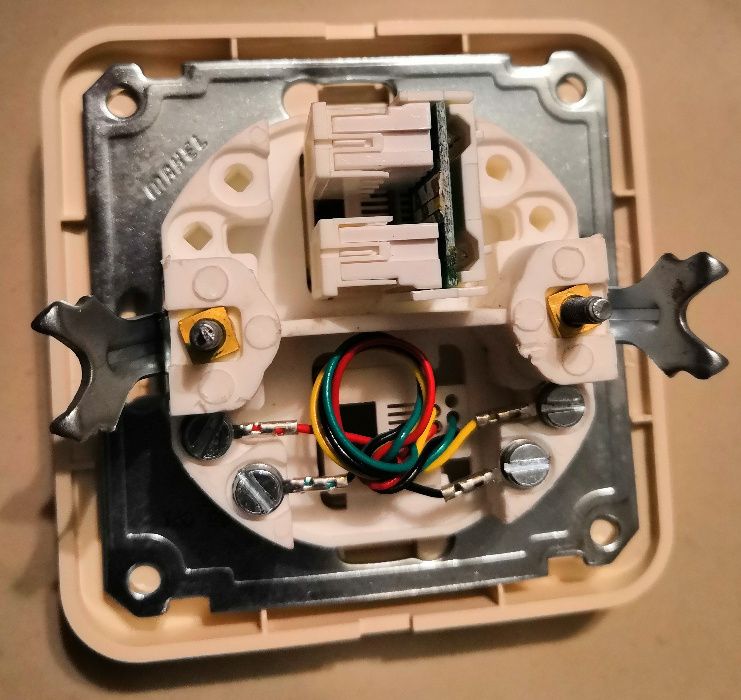 Розетка MAKEL компютър CAT5+телефон