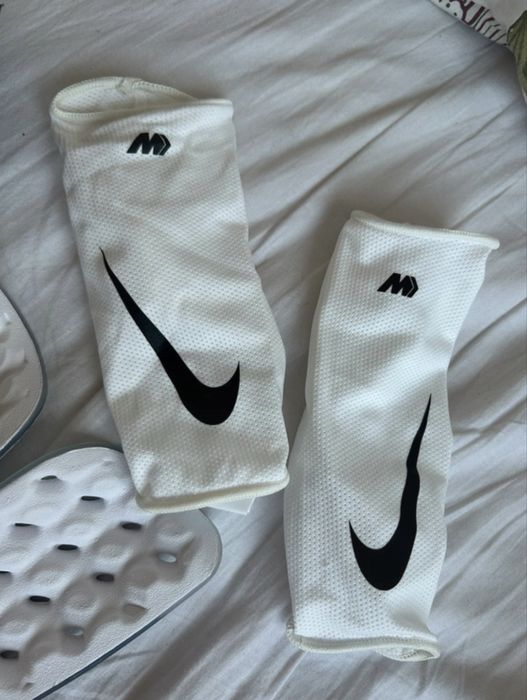 Футболни кори Nike mercurial lite