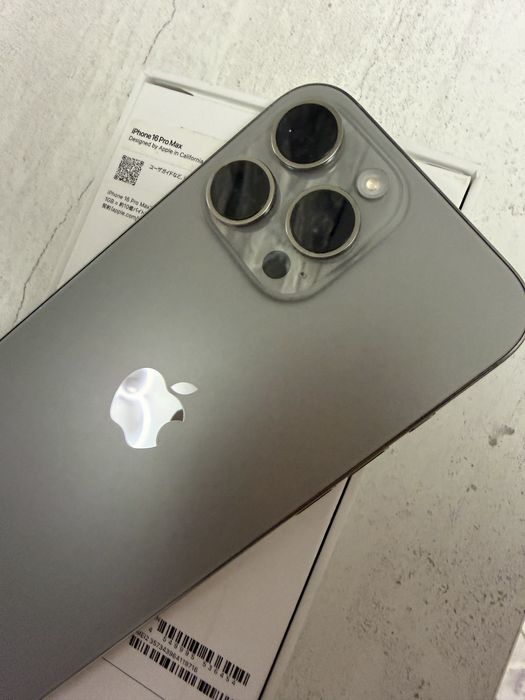 Продам айфон 16 про Макс