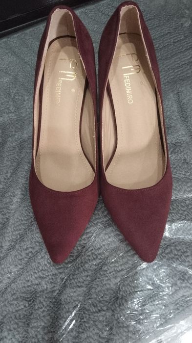 Продам обувь в отличном состояний