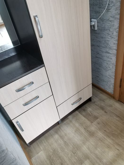 Продам шкаф для прихожки