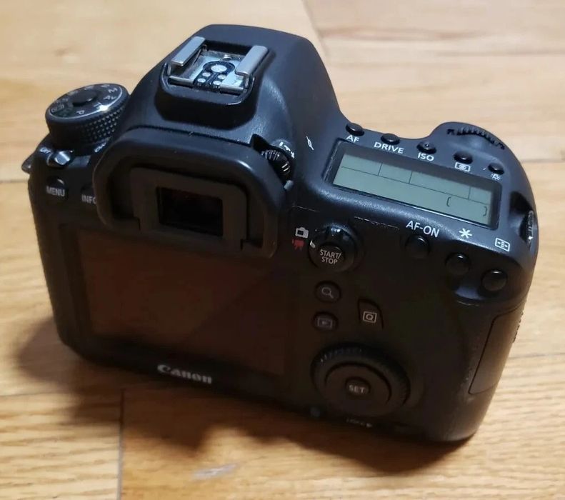 DSLR Canon 6D body