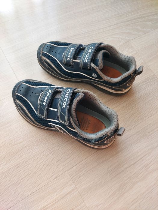 Обувки GEOX,32 номер-20лв.