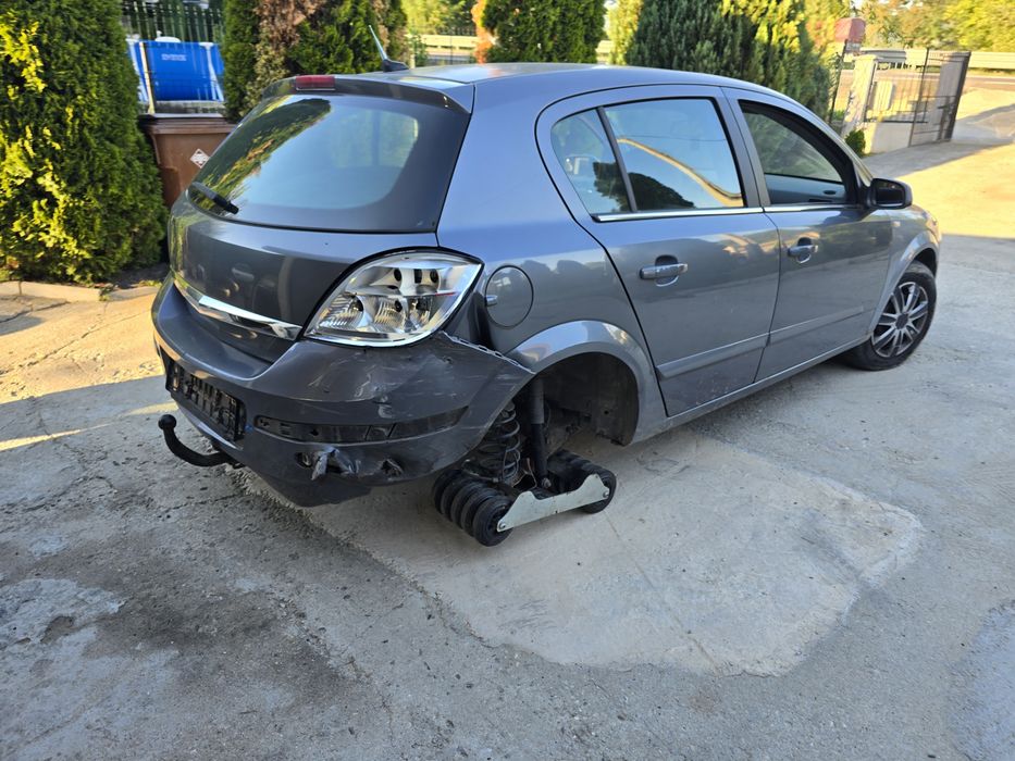 Dezmembrez opel astra h ,1.7 diesel