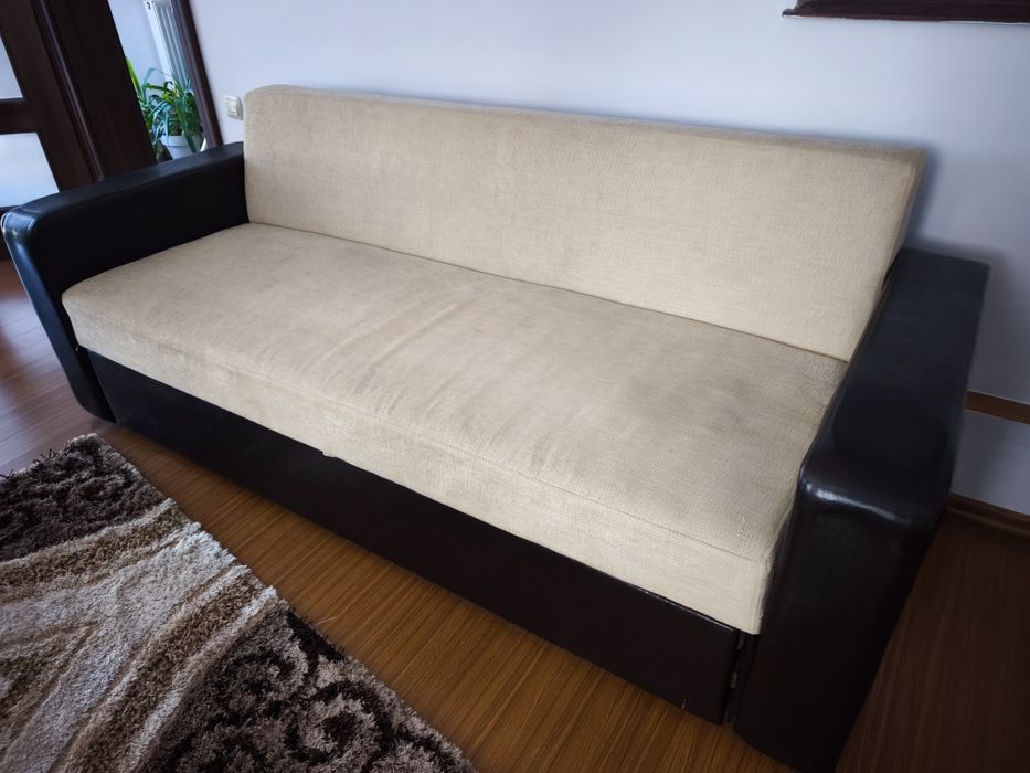 Canapea extensibilă 3 locuri, stare bună