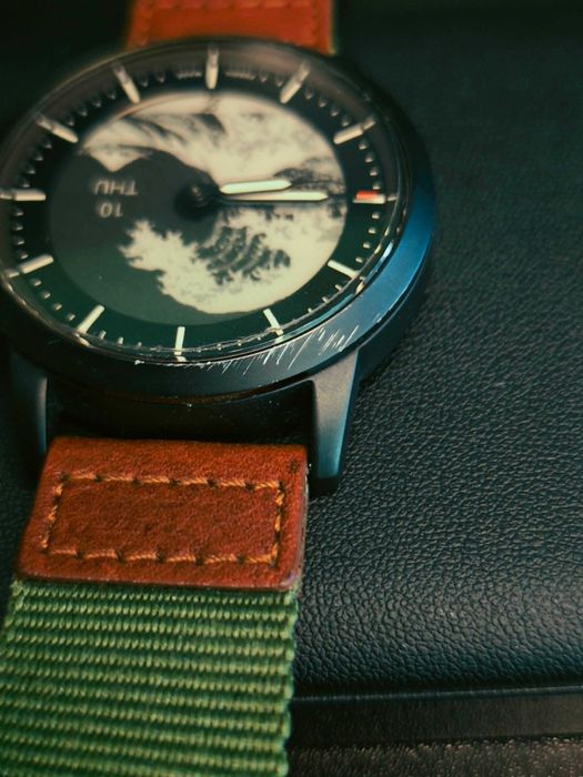 Fossil Collider Hybrid HR FTW7008 - аналогов смарт часовник с e-ink екран, дългъг живот на батерията и множество опции за персонализация