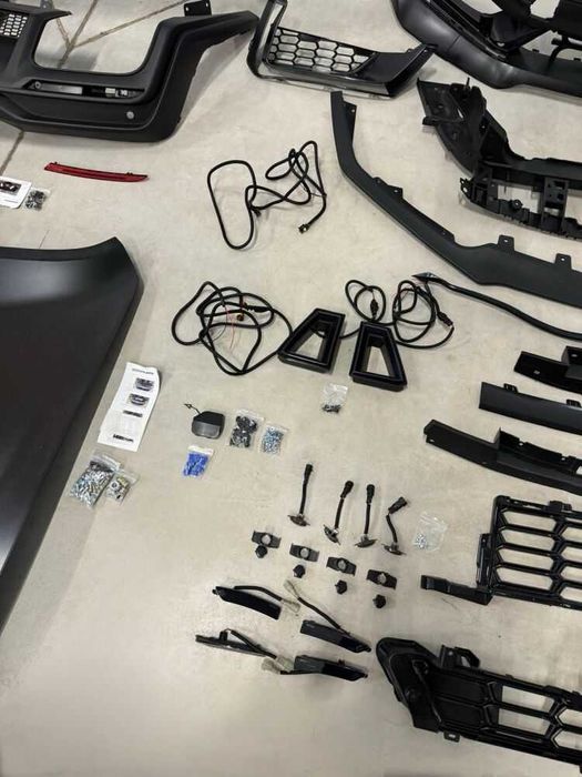 Ford MUSTANG 2015 - 2017 и 2018 - 2023 DARK HORSE Body Kit