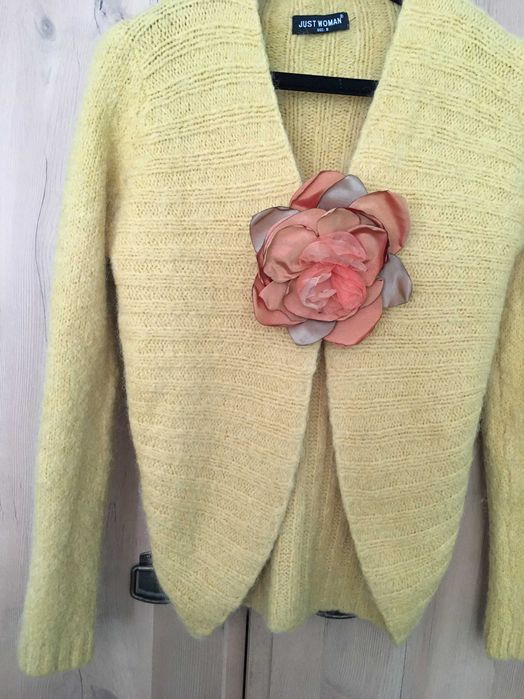 Топла мохерна жилетка - модел тип фрак - промоция