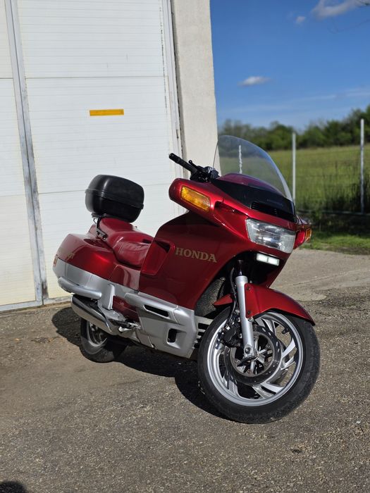 Honda Pacific Coast 800 Candy Red