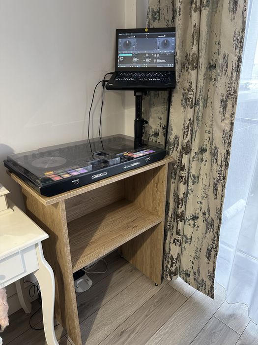 Reloop Mixon 4 - Consola DJ Serato 4 canale, ca noua !