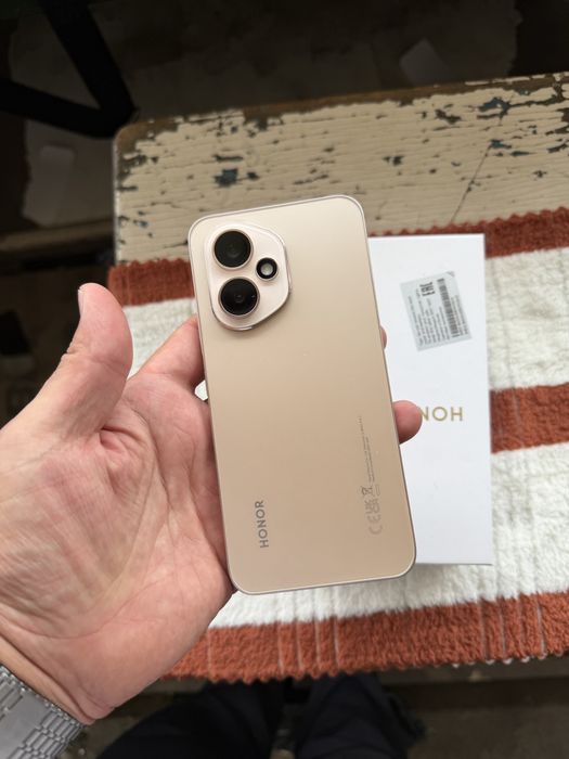 honor 400 pamit 8.256g holati ideal karopka dak bor ful kamplekt