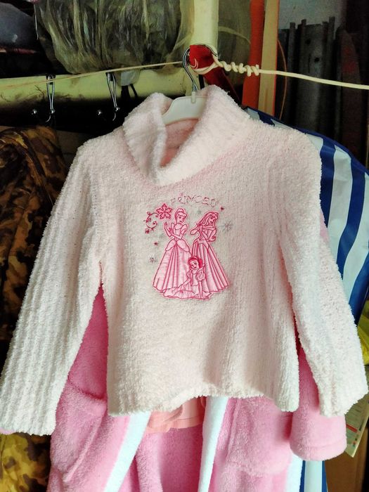 продам детскую одежду на девочку 3 года