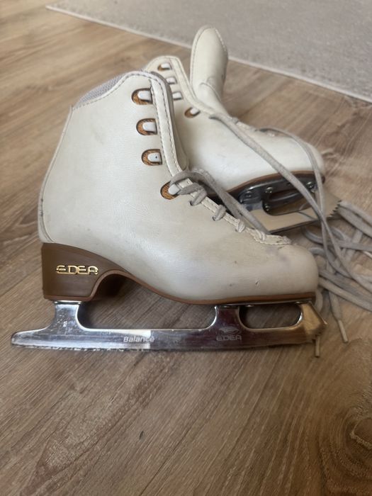 Продам фигурные коньки