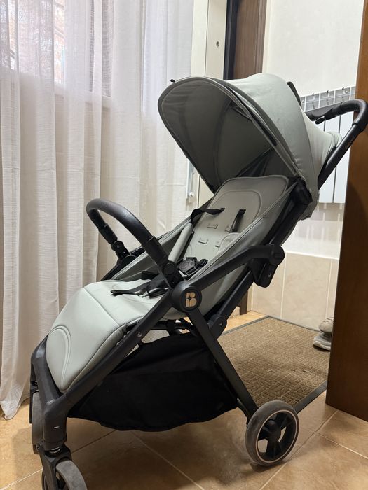 Продается коляска в отличном состоянии без пятен