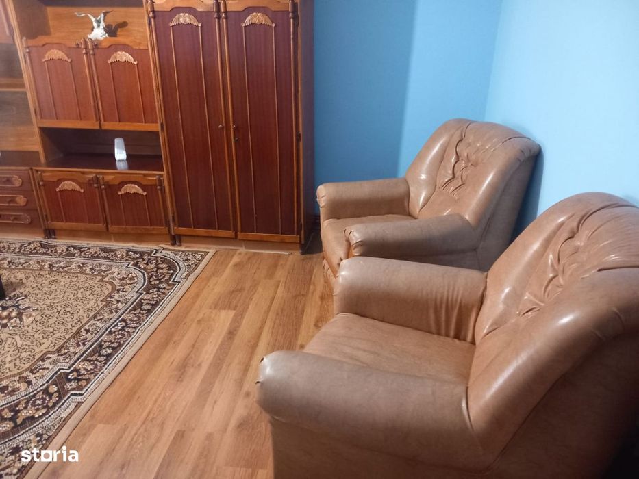 Vând apartament 3 camere Centru  cu acoperis