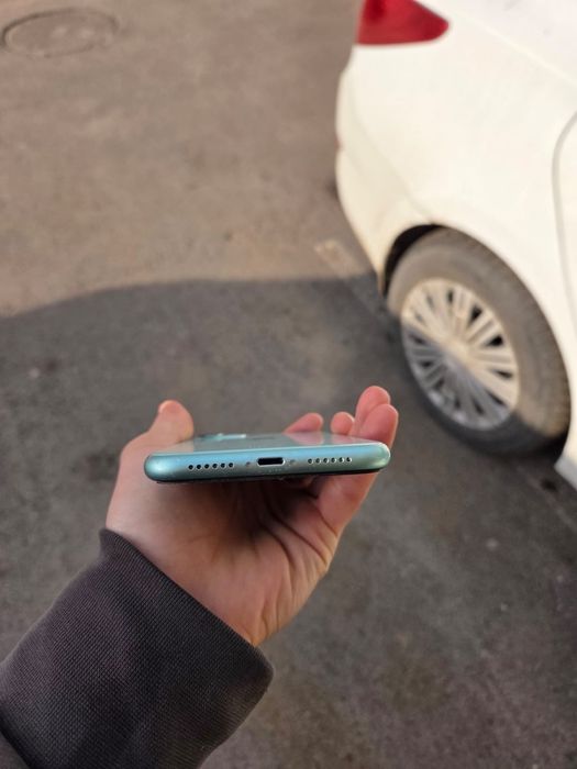 Iphone 11  цена 70000