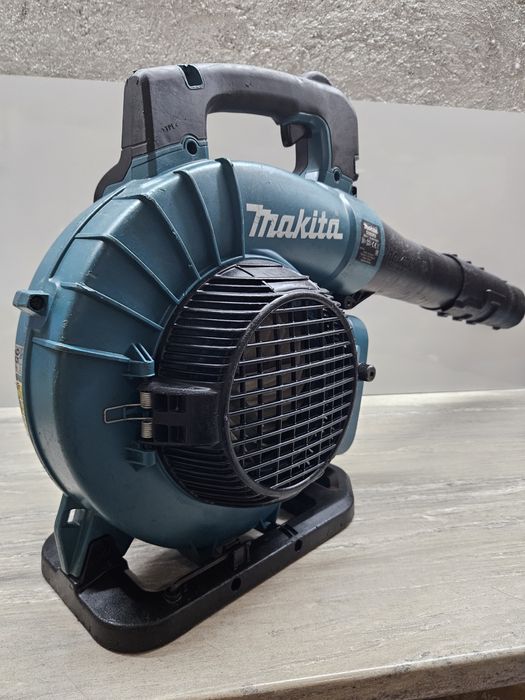Makita Въздуходувка DUB363 18+18V.