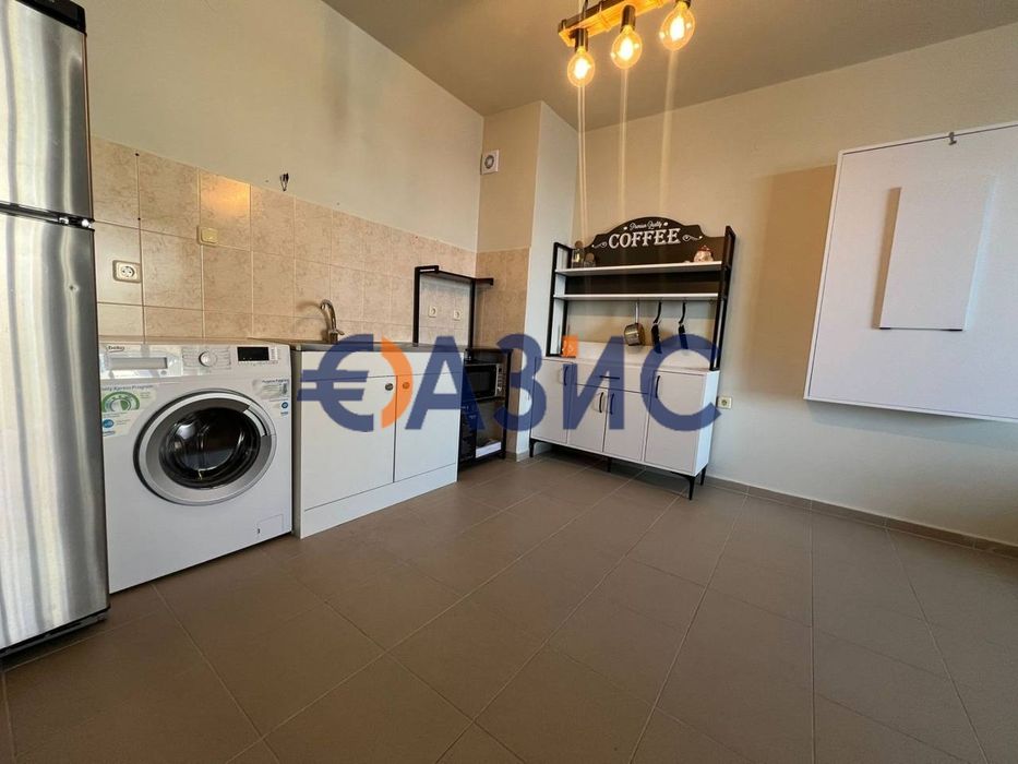 Продава се Двустаен апартамент в Созопол - 70 кв.м за 1275 €/кв.м - Снимка #2